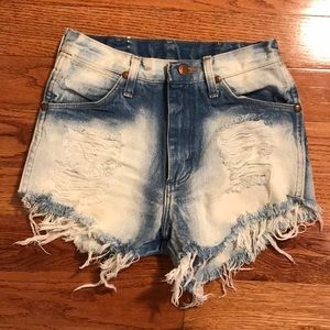 Vintage Wrangler high waisted denim shorts